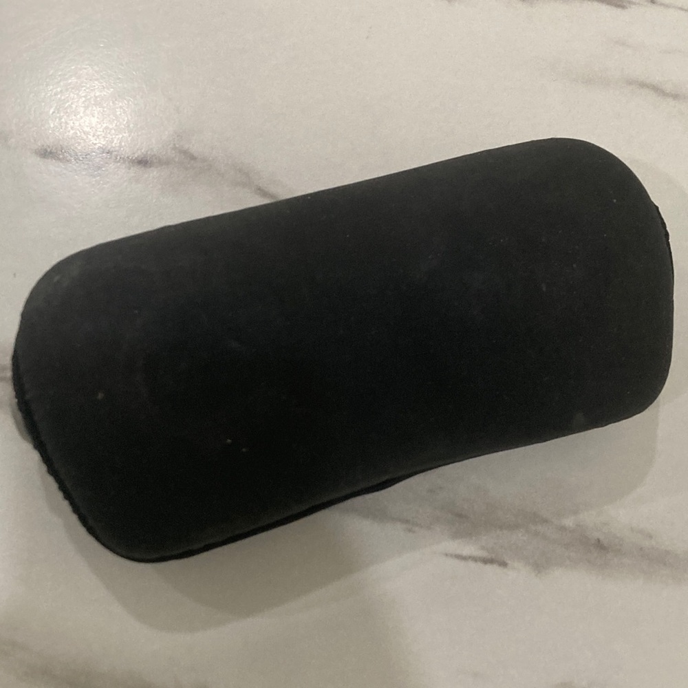 CHANEL Elegant Black Eyewear Case - Picture 9 of 11